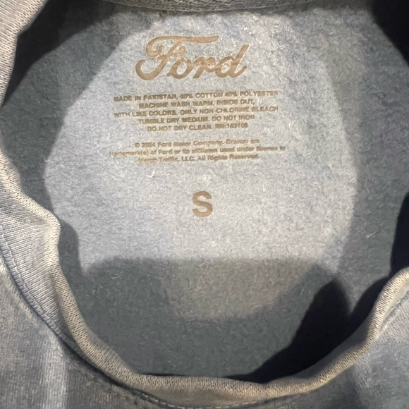 Ford Bronco "A Rare Breed" Vintage Graphic Sweatshirt - Picture 5 of 6